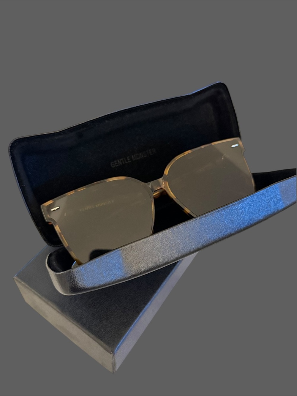 Gentle Monster Sal T1 Sunglasses Tortoise - Picture 2 of 8